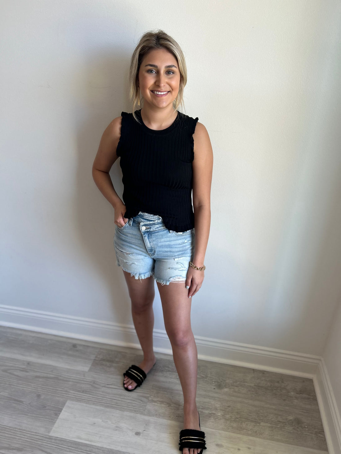 Sleeveless Top Black/White