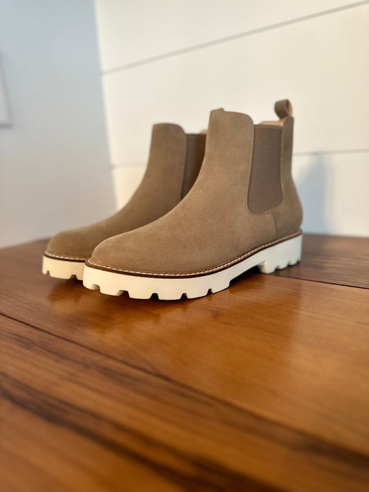 Oasis Society- Chelsea Boots